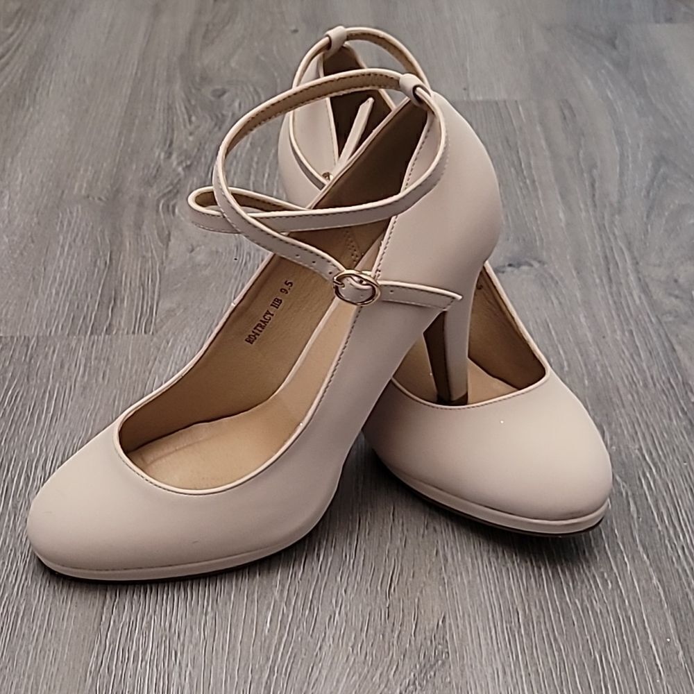 IDIFI Taupe Faint Pink Suede Mary Jane High Heel Pumps Size 9 1/2